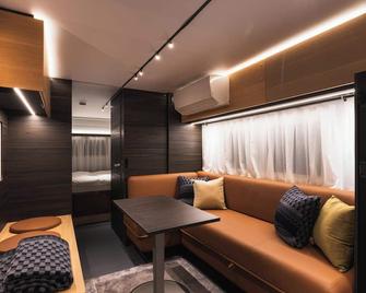 Aquaignis Awaji Island Trailer Park - Awaji - Living room