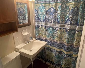 Home in Wanchese minutes from great fishing and OBX beaches. - Wanchese