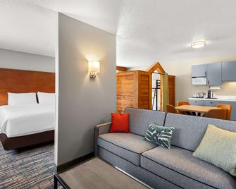 Best Western Fremont/Angola I-80/90 Toll Road - Fremont - Huiskamer