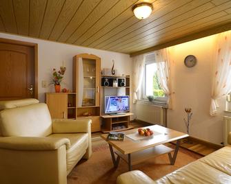 Ferienwohnungen Neuner - Waischenfeld - Living room