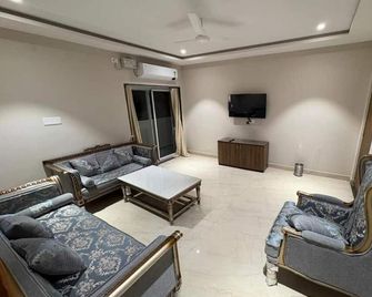Hotel Vanthara Inn - Raichur - Habitación