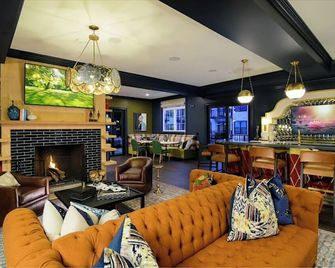 Luxury New Albany Living - New Albany - Lounge