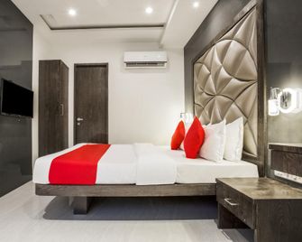 OYO 37559 Hotel Al Haram - Bombay - Habitación
