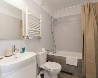 Shortstaypoland Apartamentowa B180 - Warsaw - Bathroom