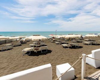 Riva di Palo Resort - Ladispoli - Strand