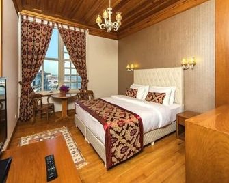 Mom Hotel - Büyükada - Bedroom