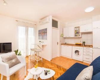 Marivan Centar&beach - Makarska - Sala de estar