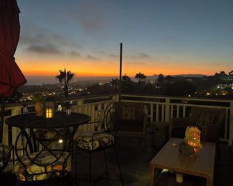Best sunsets NOW! Holiday dates available! - San Clemente - Balkon