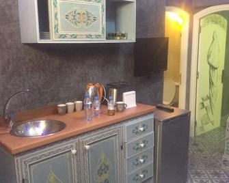 Ground Floor Apartment In The Old Essaouira - Esauira - Cocina