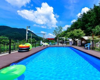 Gapyeong Gratia Glamping Pension - Gapyeong