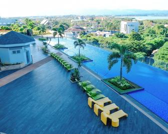 The Mactan Newtown - Lapu-Lapu City - Piscine