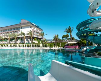DoubleTree by Hilton Antalya-Kemer - Kemer - Pool