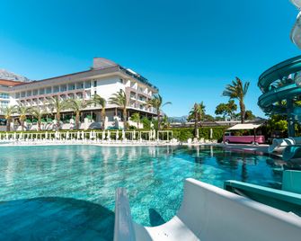 DoubleTree by Hilton Antalya-Kemer - קמר - בריכה