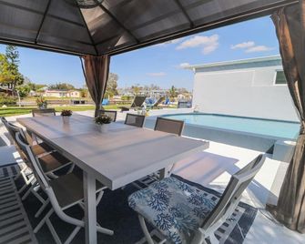 Waterfront Elegance - Ruskin - Balkon