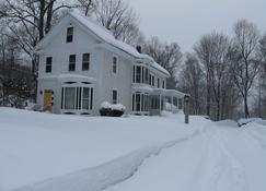 Cozy Private Cottage In Concord - Concord - Building