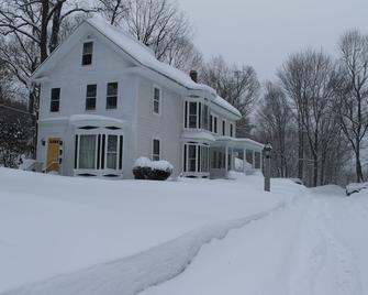 Cozy Private Cottage In Concord - Concord - Building