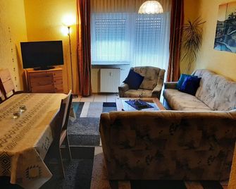 Gästehaus Rüger - Birkenau - Wohnzimmer