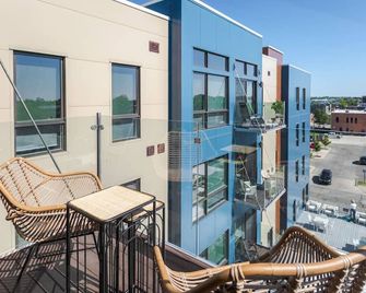 Loft Penthouse 2 Balcony Arcade 2 Bed Pool and Gym - Wyandotte - Parveke