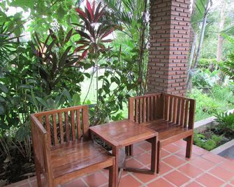 The Park Drive-Thru Check-In Resort - Pathum Thani - Patio