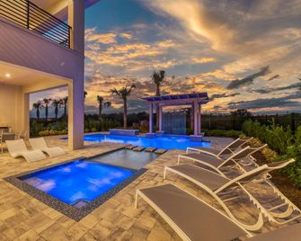 The Bears Den Resort Orlando by Rentyl - Kissimmee - Piscina