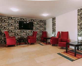 Fenyves Hotel - Balatonfenyves - Lounge