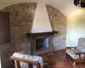 La Sorgente Alta - 로체타 아 볼투르노 - 거실