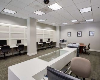 Nced Conference Center & Hotel - Norman - Business center