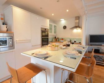 Vesta Cottage, Orford, Pet Friendly, With Open Fire In Orford - Orford - Dining room