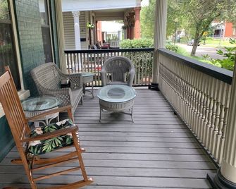 Beautiful Victorian Home - Steubenville - Balkon