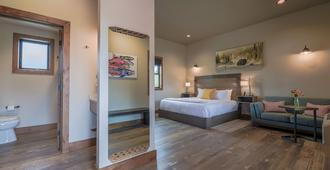 Golden Stone Inn - West Yellowstone - Bedroom