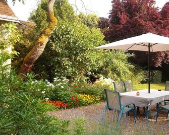 Coté Jardin - Azé - Patio
