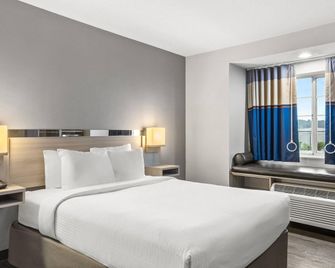 Quality Inn & Suites Nashville - Bellevue - Nashville - Bedroom