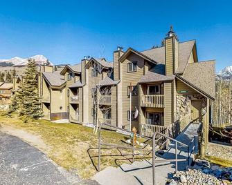 Mountain view condo in Cascade Village w/ easy access to trails - Durango - Bâtiment