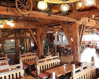 Bayerische Gastwirtschaft Dimpfl-Stadl - Lam - Restaurant