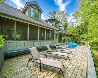 The Kayak Cottage - a nature retreat on the river, in the woods, near the beach. - Grand Bend - Patio