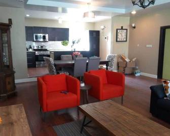 Modern, luxury in Takoradi - Takoradi - Living room