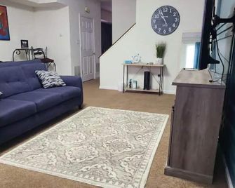 Spacious Federal Hill Home + Parking - Baltimore - Salon