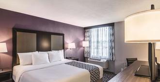 La Quinta Inn & Suites by Wyndham Colorado Springs North - Colorado Springs - Habitación