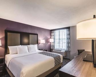 La Quinta Inn & Suites by Wyndham Colorado Springs North - קולרדו ספרינגס - חדר שינה