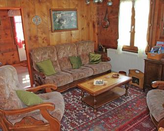 Boutique Apartment in Valais with Balcony - Guttet-Feschel - Sala de estar