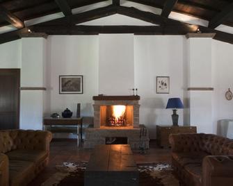Agriturismo Tenuta Monte La Guardia - Bracciano - Sala de estar