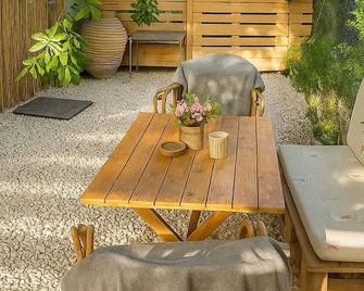 Marina's Nest - Holiday Bliss Studio - Romanos - Patio