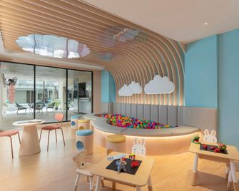 노보텔 리빙 방콕 수쿰윗 레거시 - 방콕 - 건물