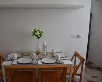 Rhegion B&B - Regio de Calabria - Comedor