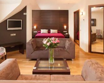 Hotel Fc Villalba - Collado Villalba - Schlafzimmer