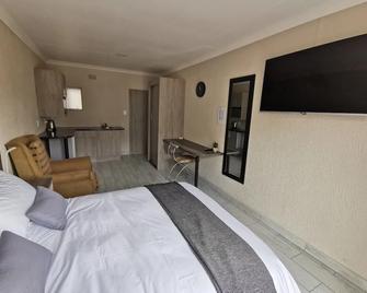 Up21 Guest House - Boksburg - Bedroom