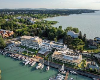 Hotel Yacht Wellness & Business - Siófok - Outdoor view