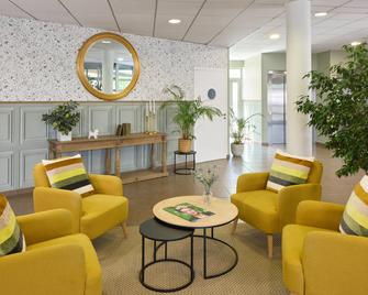 Quality Suites Valenciennes - Valenciennes - Lounge