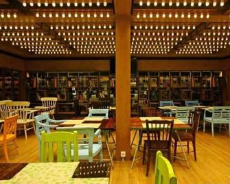 Rumah Turi Eco Boutique Hotel - סורקטה - מסעדה