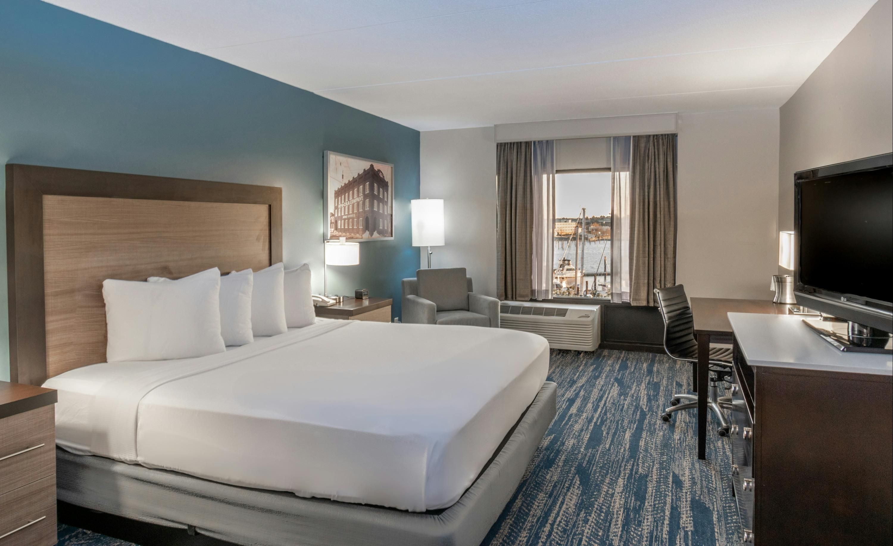 DoubleTree by Hilton Hotel New Bern Riverfront - New Bern - Soveværelse